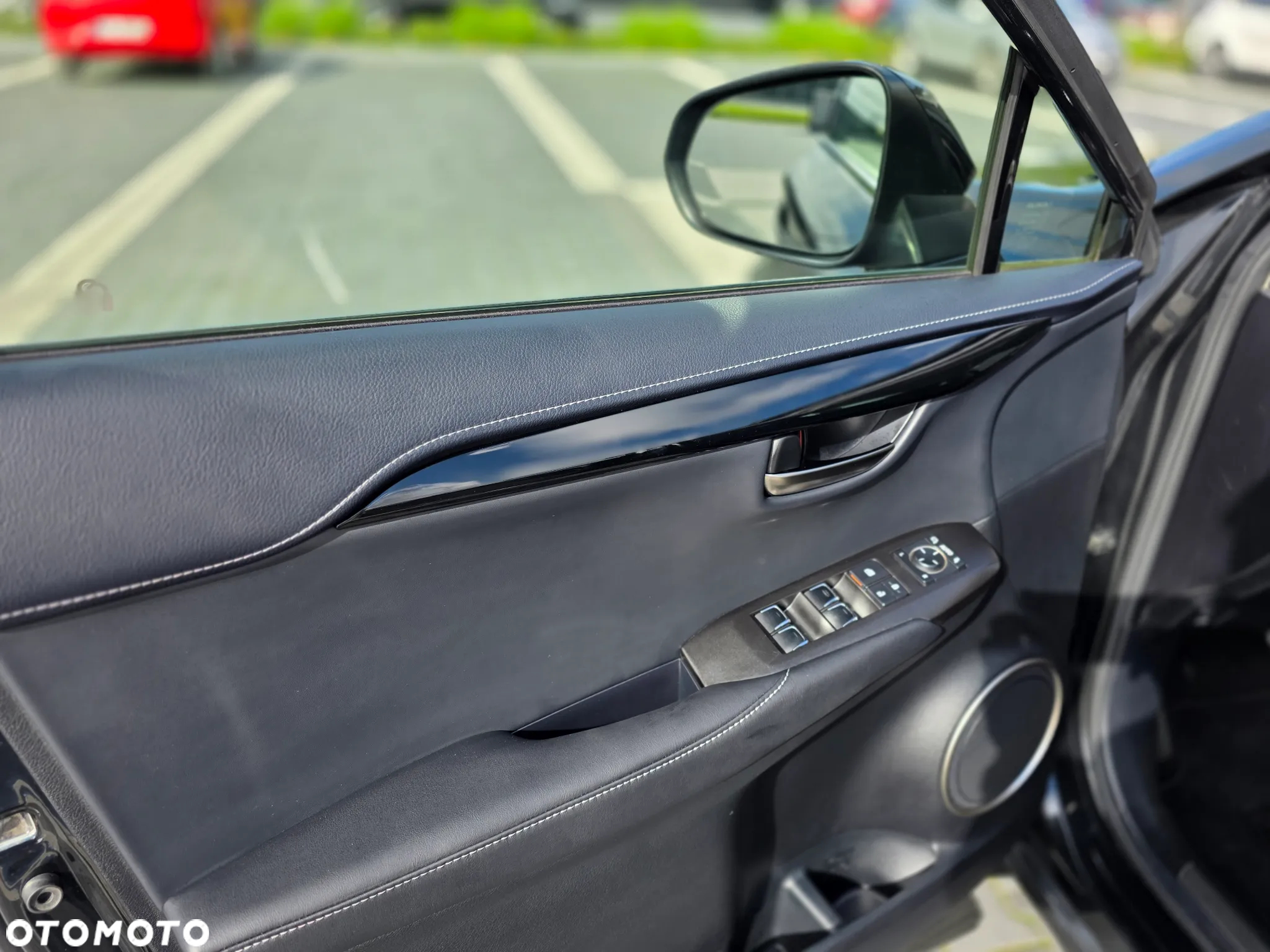 Lexus NX 300h Elegance AWD - 31