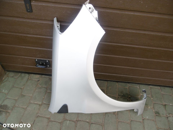 Błotnik prawy Renault CLIO 3 185