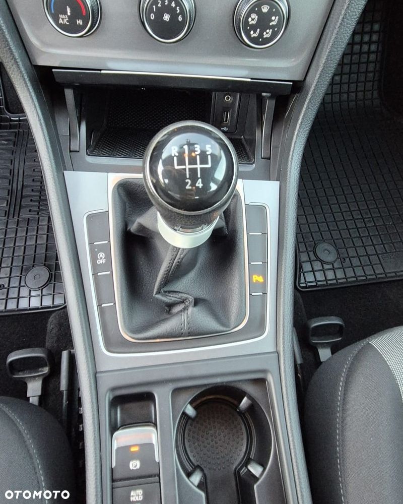 Volkswagen Golf 1.6 TDI BMT Trendline - 26