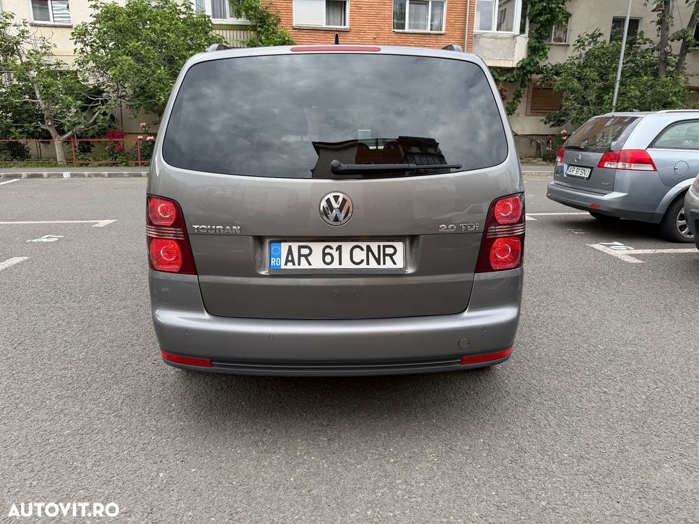 Volkswagen Touran 2.0 TDI Highline - 2