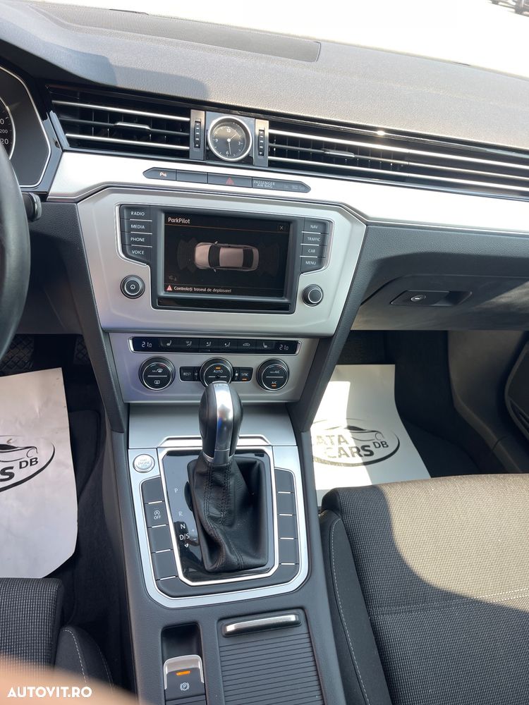 Volkswagen Passat - 32