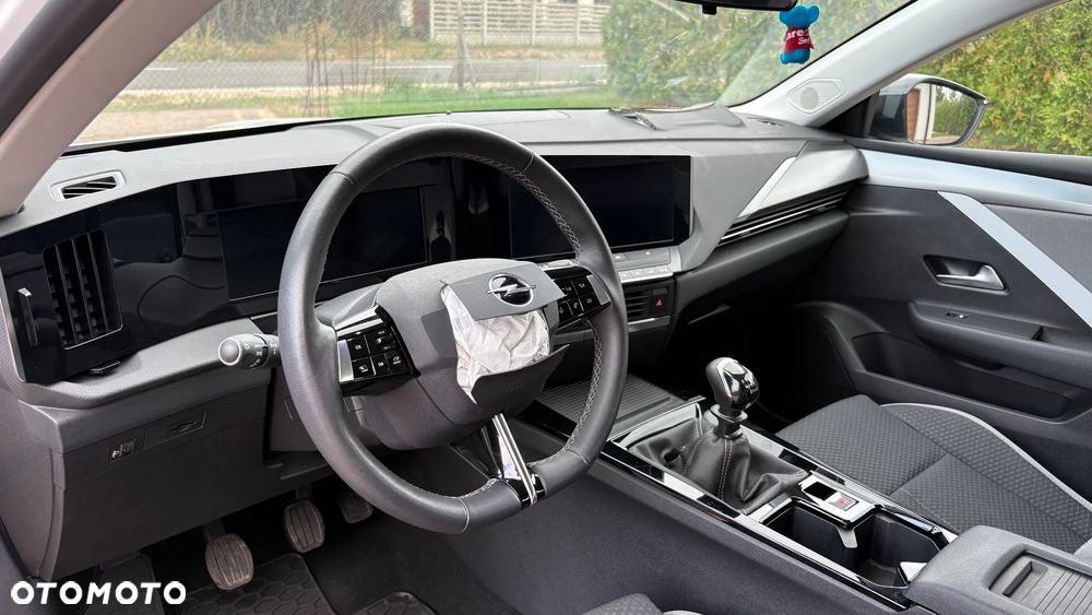 Opel Astra 1.2 T Business Edition S&S - 18