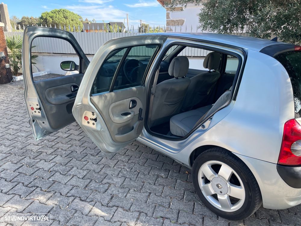 Renault Clio 1.2 16V Privilège - 7