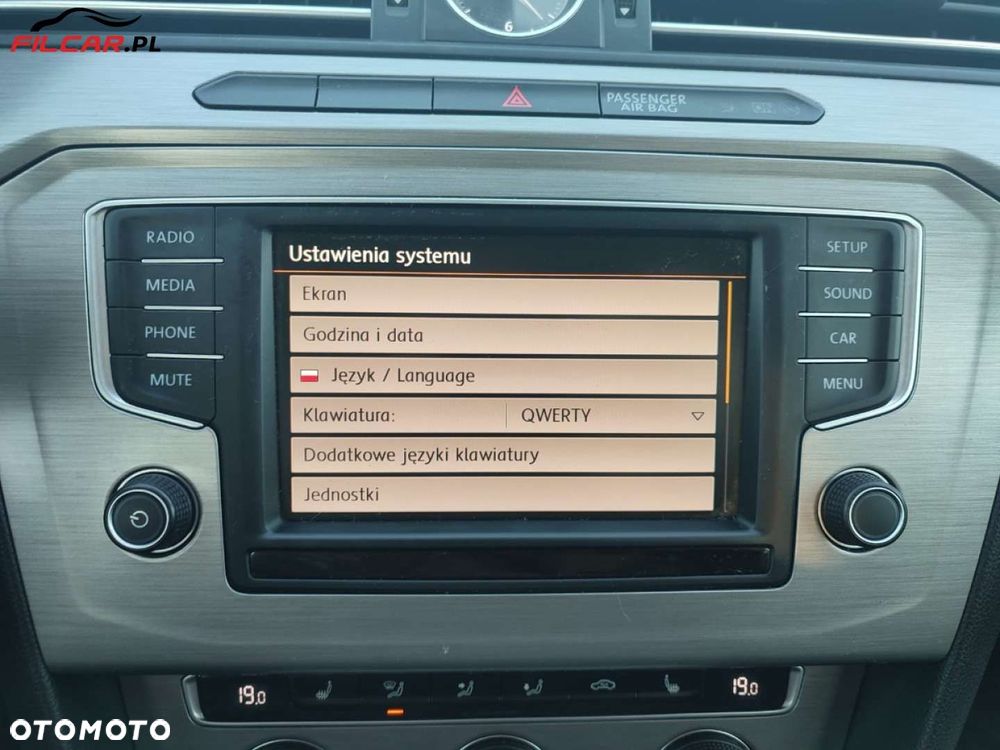 Volkswagen Passat - 16