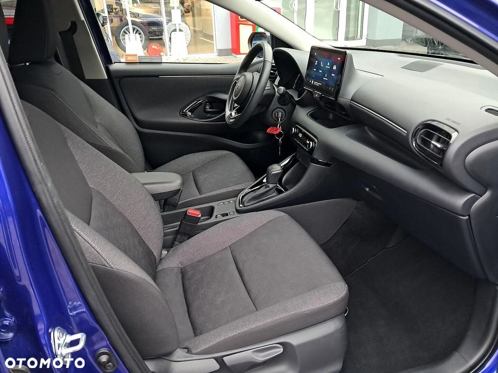 Toyota Yaris - 10