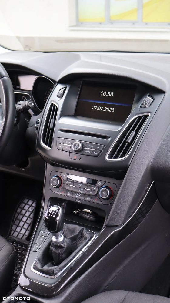 Ford Focus 1.0 EcoBoost Titanium - 18
