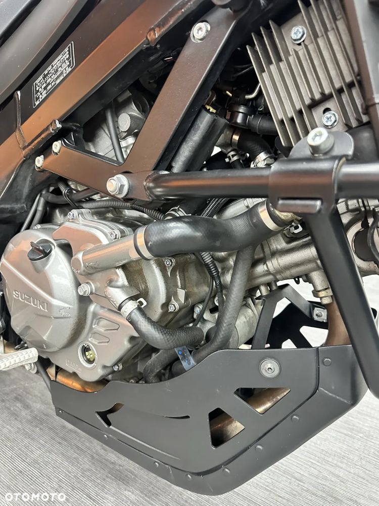 Suzuki V-STROM - 6