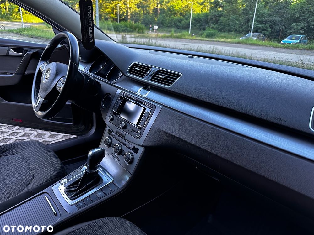Volkswagen Passat 2.0 TDI Highline DSG - 17