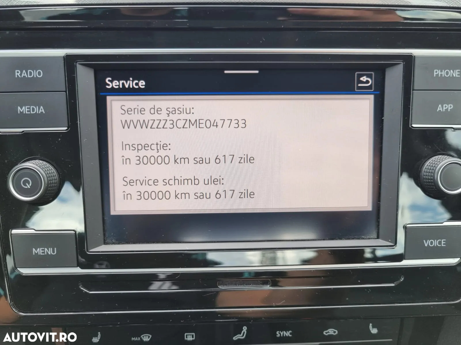 Volkswagen Passat 2.0 TDI DSG Comfortline - 29