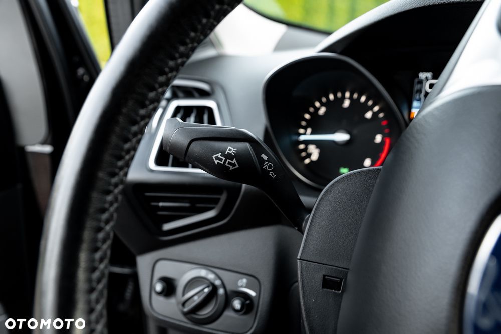 Ford Kuga 2.0 EcoBlue 4x4 TITANIUM - 30