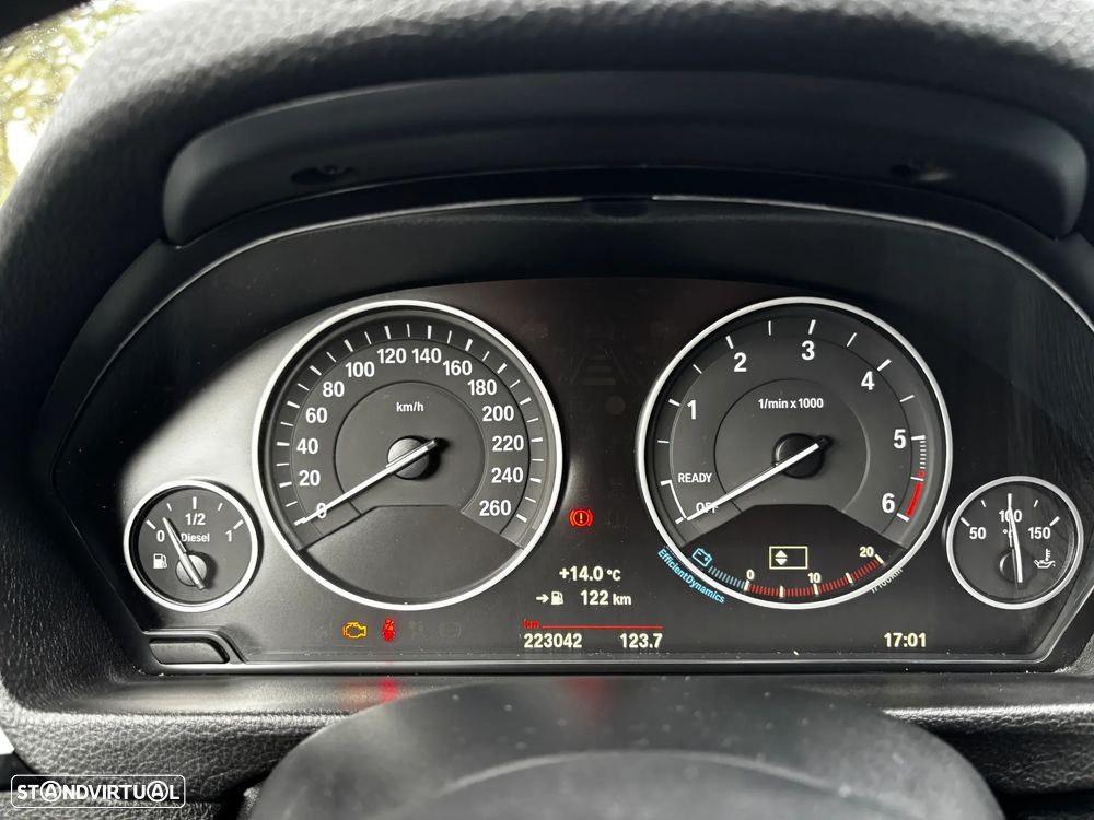 BMW 320 d Luxury Line - 15