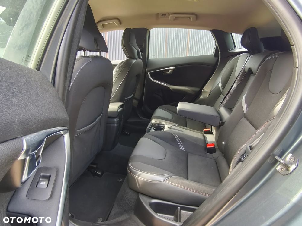 Volvo V40 - 30