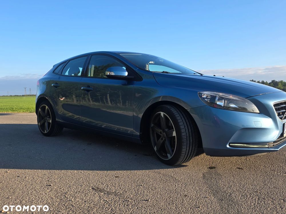 Volvo V40 D4 Momentum - 3