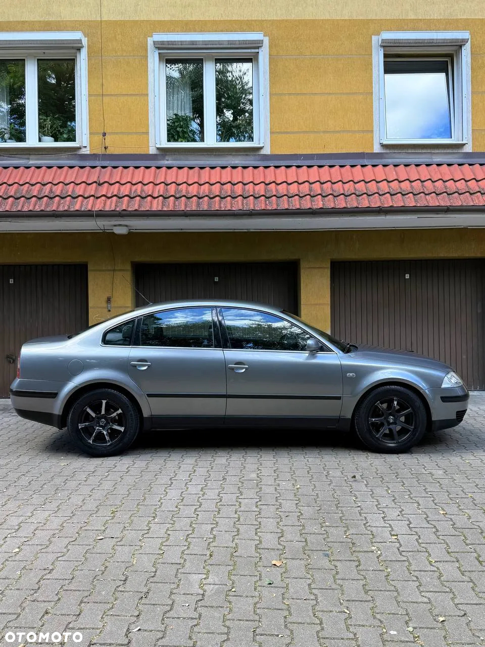 Volkswagen Passat 1.9 TDI Basis - 2