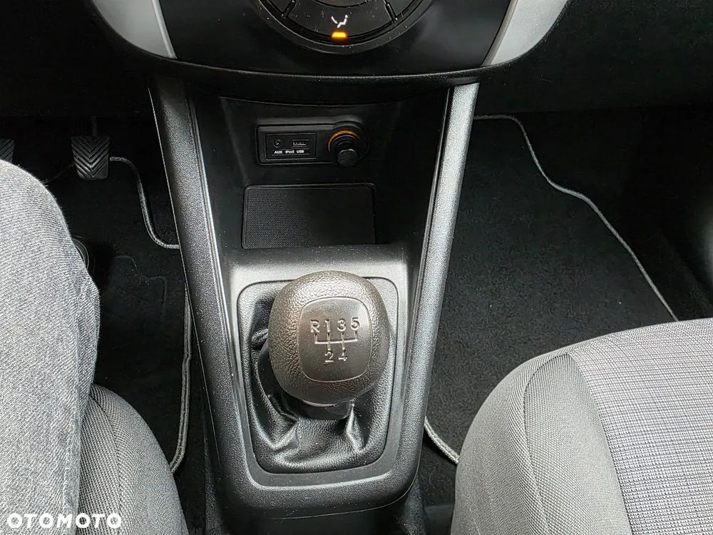 Kia Venga 1.4 CVVT Vision - 16