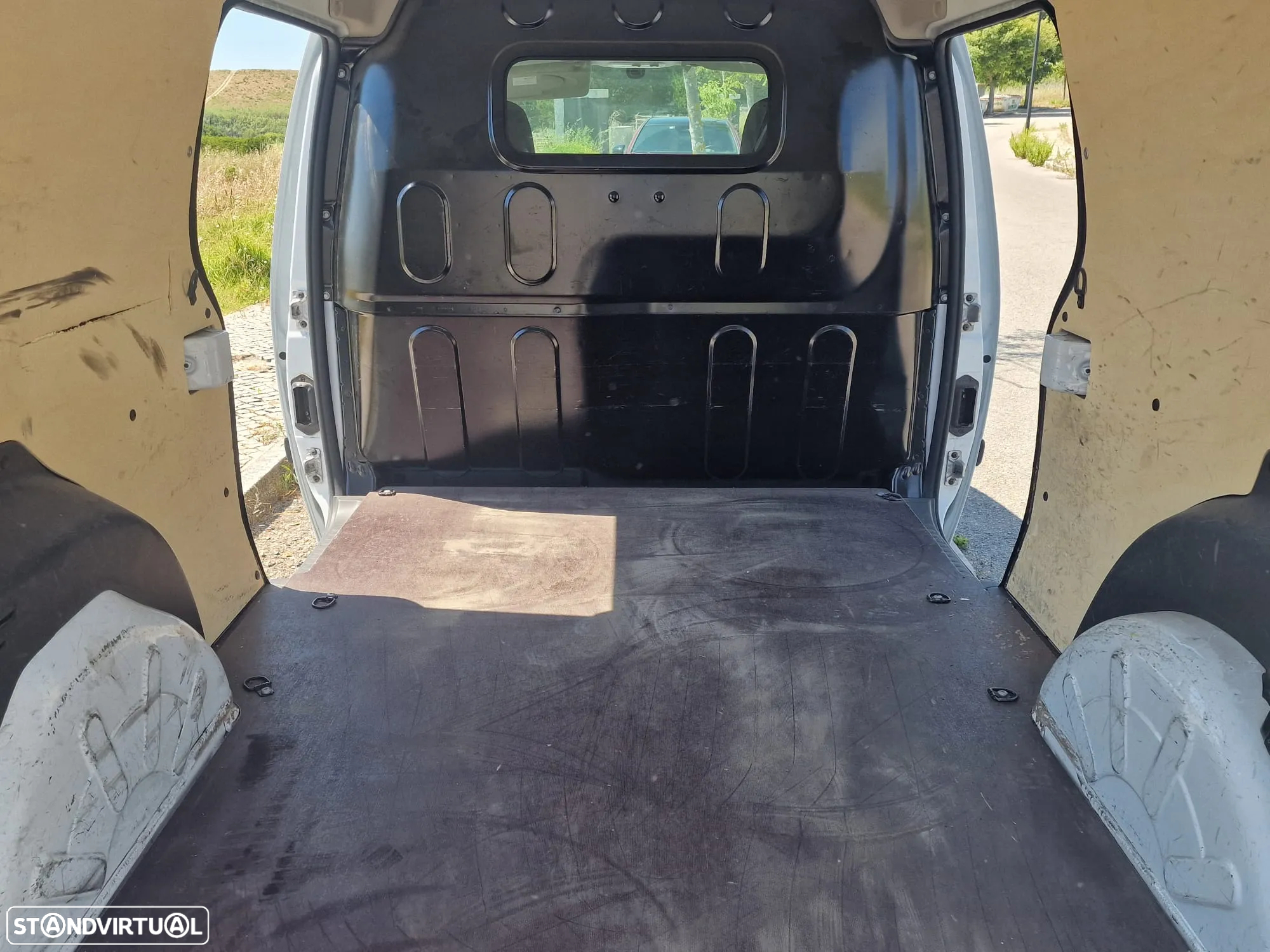 Renault kangoo ZE 33 - 24