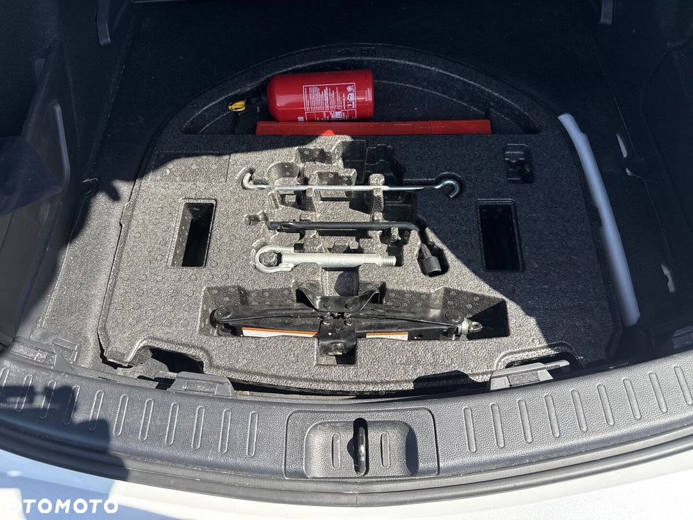 Toyota Corolla 2.0 Hybrid GR Sport Dynamic - 29