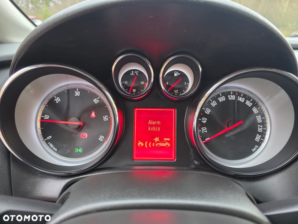 Opel Astra 2.0 CDTI Cosmo - 30