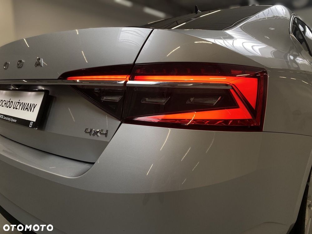 Skoda Superb 2.0 TDI SCR 4x4 Style DSG - 10