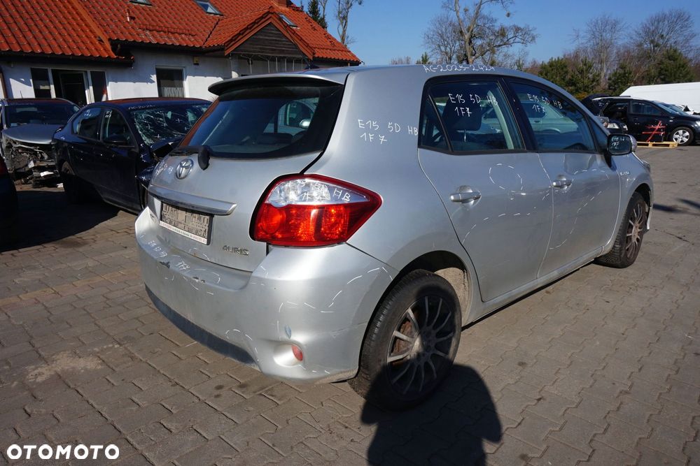 TOYOTA AURIS E15 I LIFT 5D HB 2012 1F7 1.6 16V 1ZR-FAE 132KM EC60 SREBRNY na części - 5