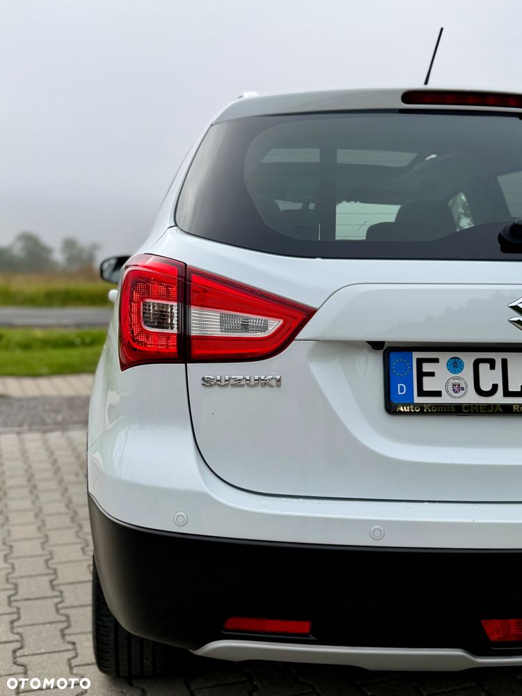 Suzuki SX4 S-Cross 1.4 T Premium 4WD - 32