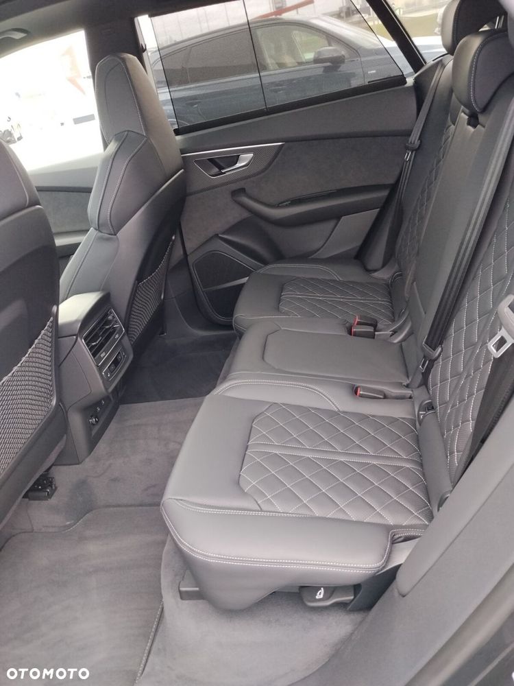 Audi Q8 - 16