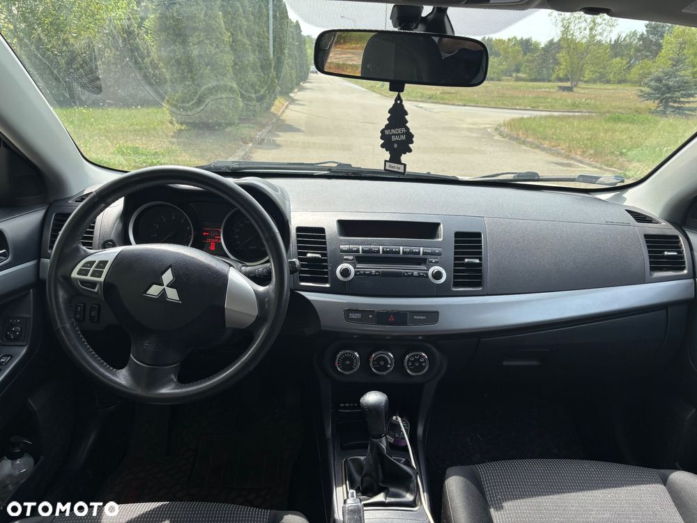 Mitsubishi Lancer 1.6 Invite - 5