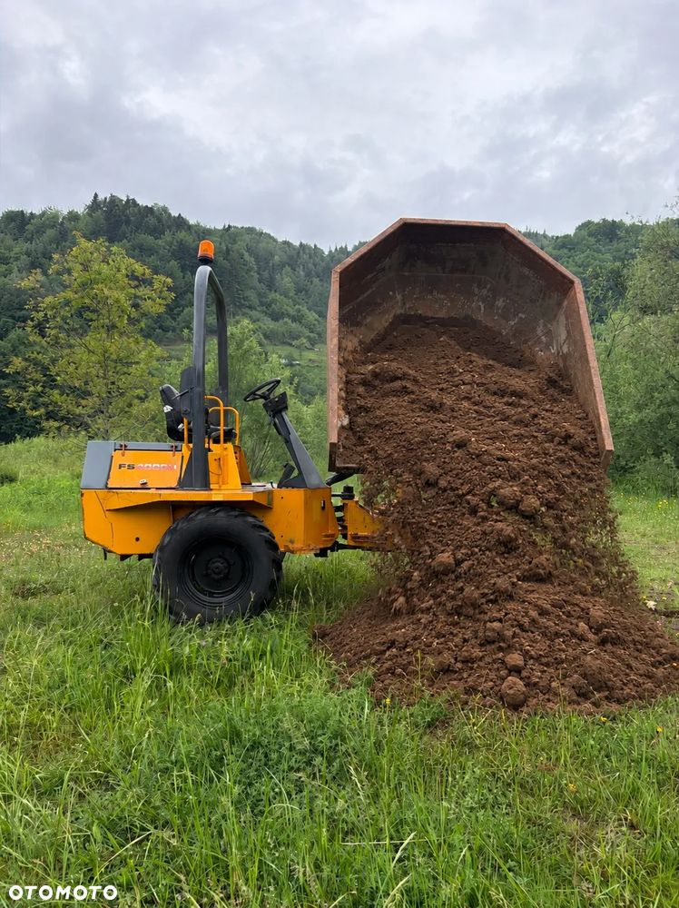 Terex 4t Benford Wozidło Budowlano-Rolnicze 4 tony ładowność. Obrotowa Koleba. 4x4 napęd. Potężna Moc silnika i Hydrauliki. Najlepszy silnik Yanmar. Maszyna Kupiona z Norweskiego Gospodarstwa Rolniczego typu Kurniki. Maszyna Zadbana! Odpala na dotyk. Skrzynia Automatyczna REWERS+Szybka wolna jazda. Pełny Oryginał. Serwisowane w Dekra Norweska! Hamulce brzytwa. Maszyna Woziła lekkie ładunki. Maszyna nie była katowana! Wielka Okazja. Wszystko w pełnym Oryginale. Niski przebieg 1898mtg - 2