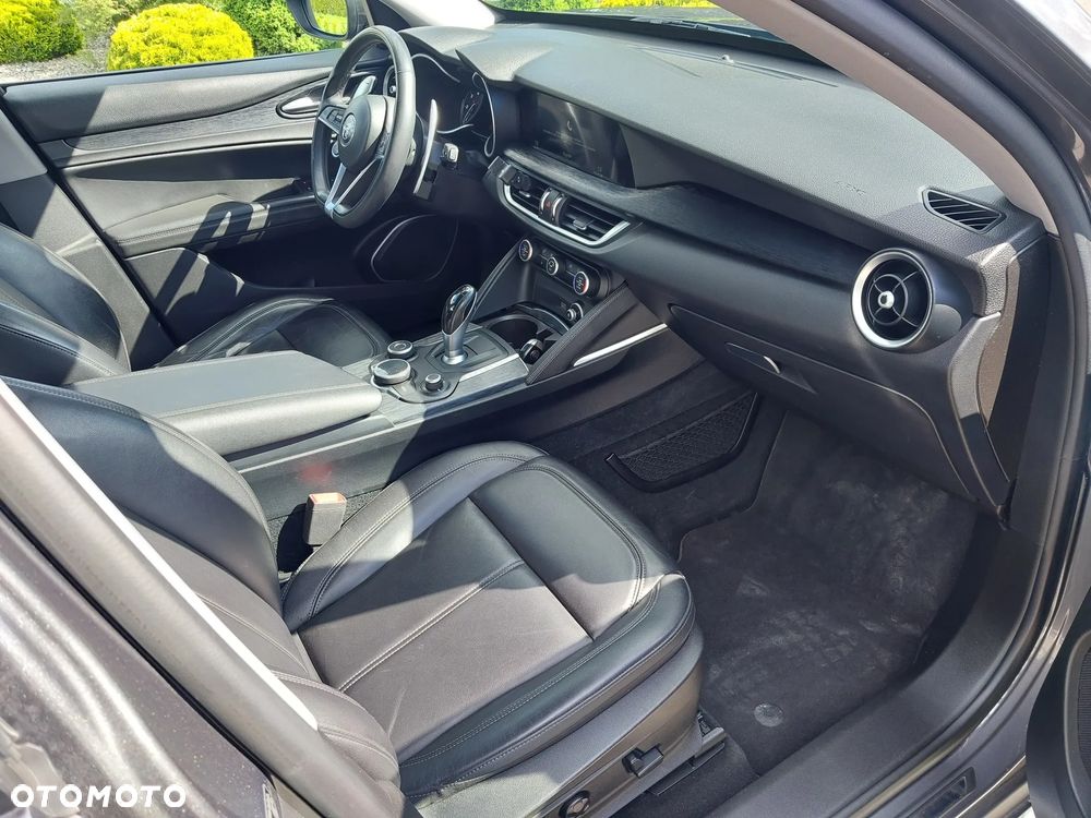 Alfa Romeo Stelvio 2.2 JTDM Super Q4 - 12