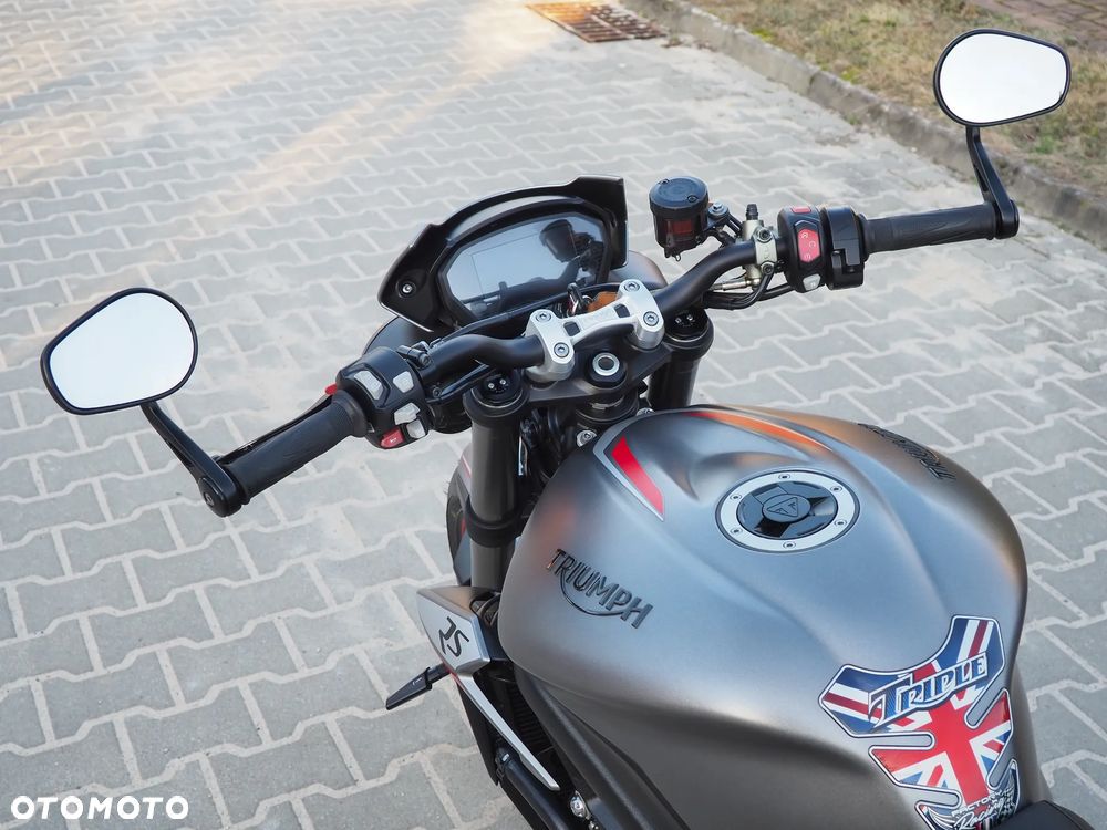 Triumph Street Triple - 33