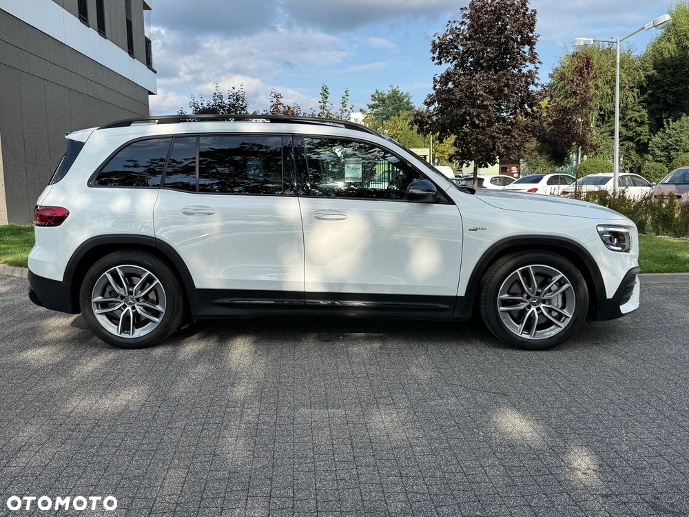 Mercedes-Benz GLB - 2