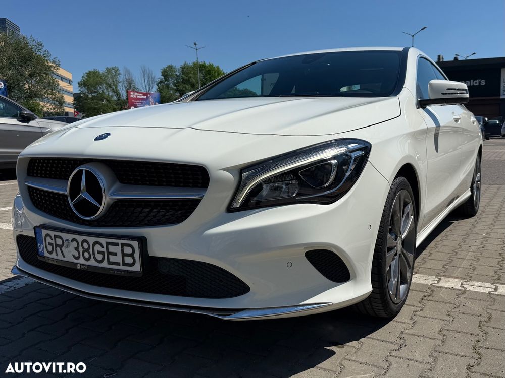 Mercedes-Benz CLA 180 7G-DCT - 3