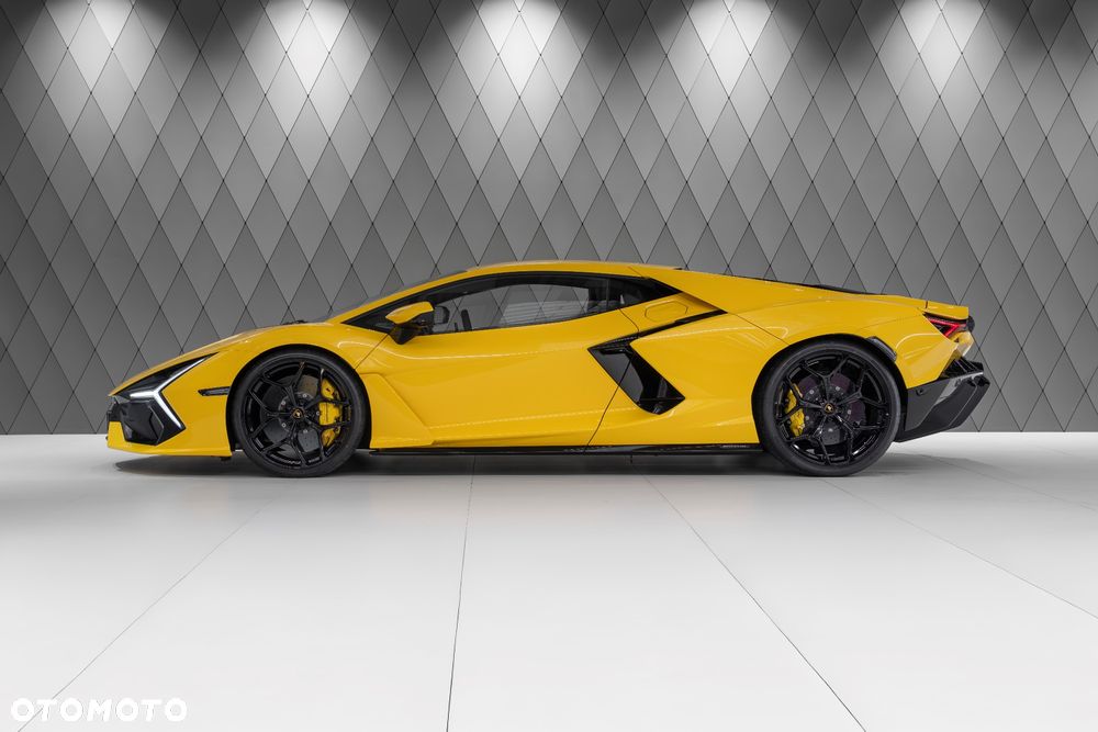 Lamborghini Revuelto - 4