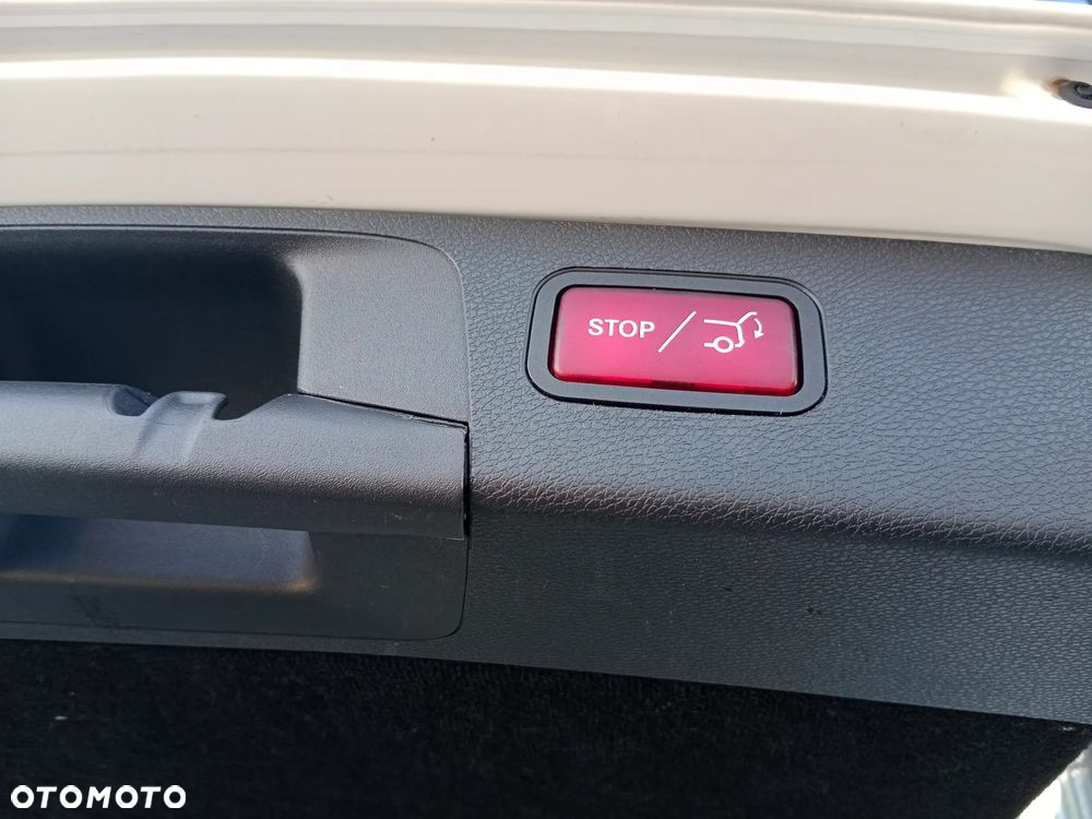 Mercedes-Benz Klasa E 220 d T 9G-TRONIC Avantgarde - 11
