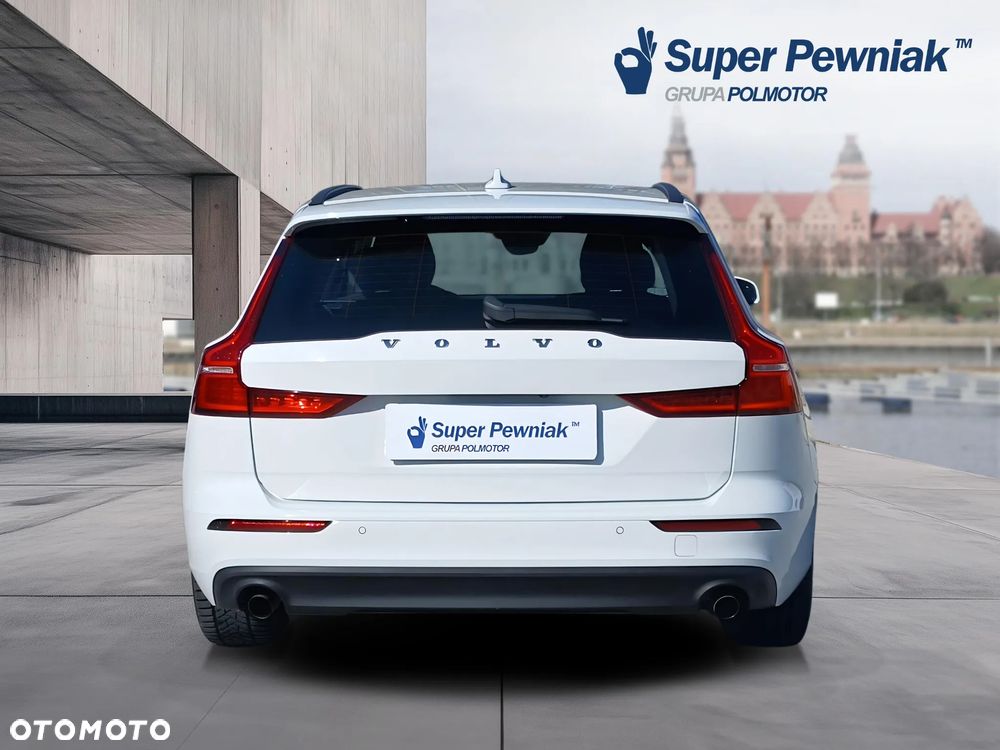 Volvo V60 T4 Momentum - 5