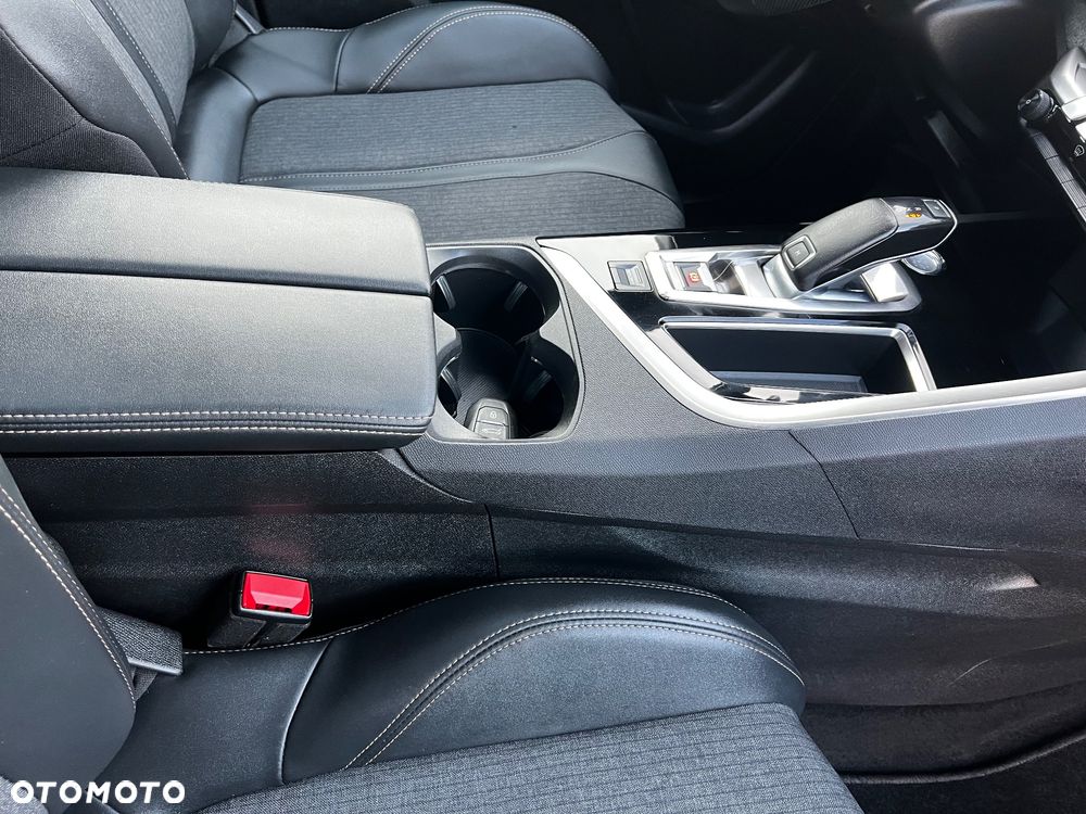 Peugeot 3008 1.5 BlueHDi GT S&S EAT8 - 31