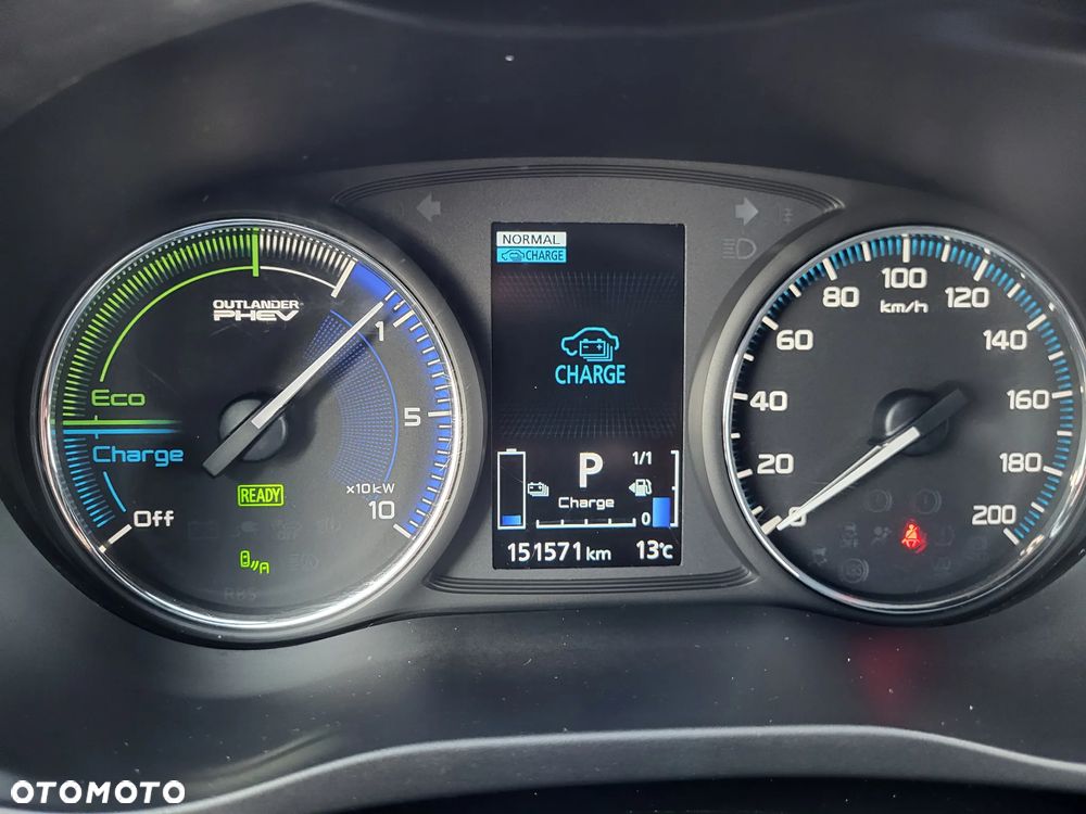 Mitsubishi Outlander 2.4 4WD Diamant+ - 28