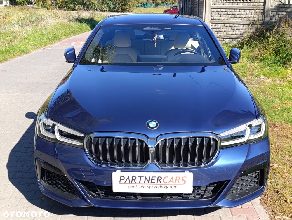 BMW Seria 5 2021 photo 2