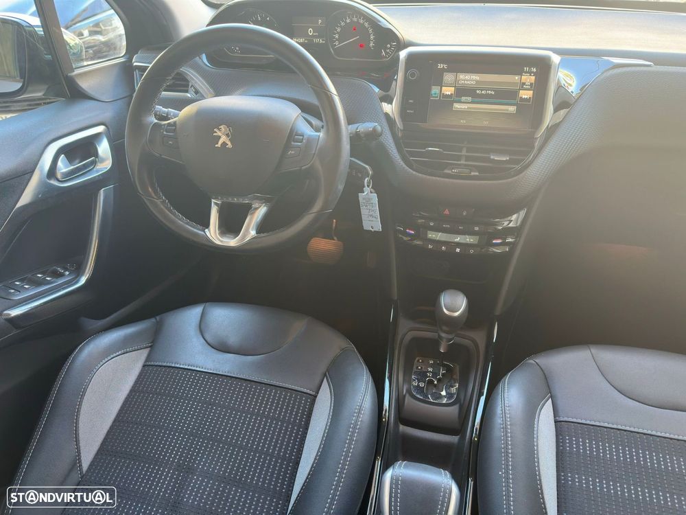 Peugeot 2008 1.2 PureTech Allure EAT6 - 7