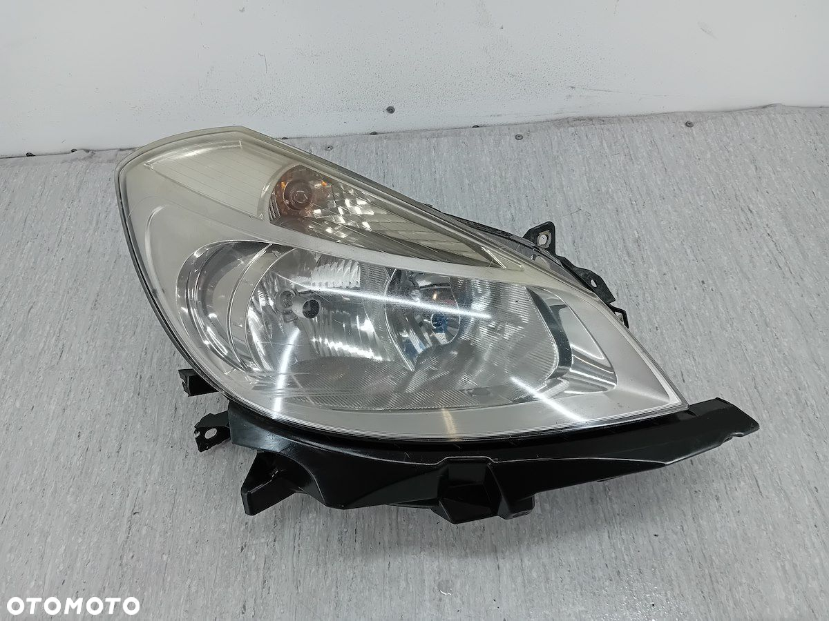 LAMPA PRZÓD PRAWA RENAULT CLIO III 8200459823 89900158 - 8