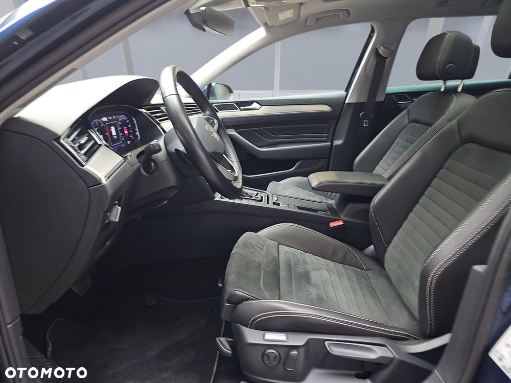Volkswagen Passat Variant 2.0 TDI Elegance DSG - 9