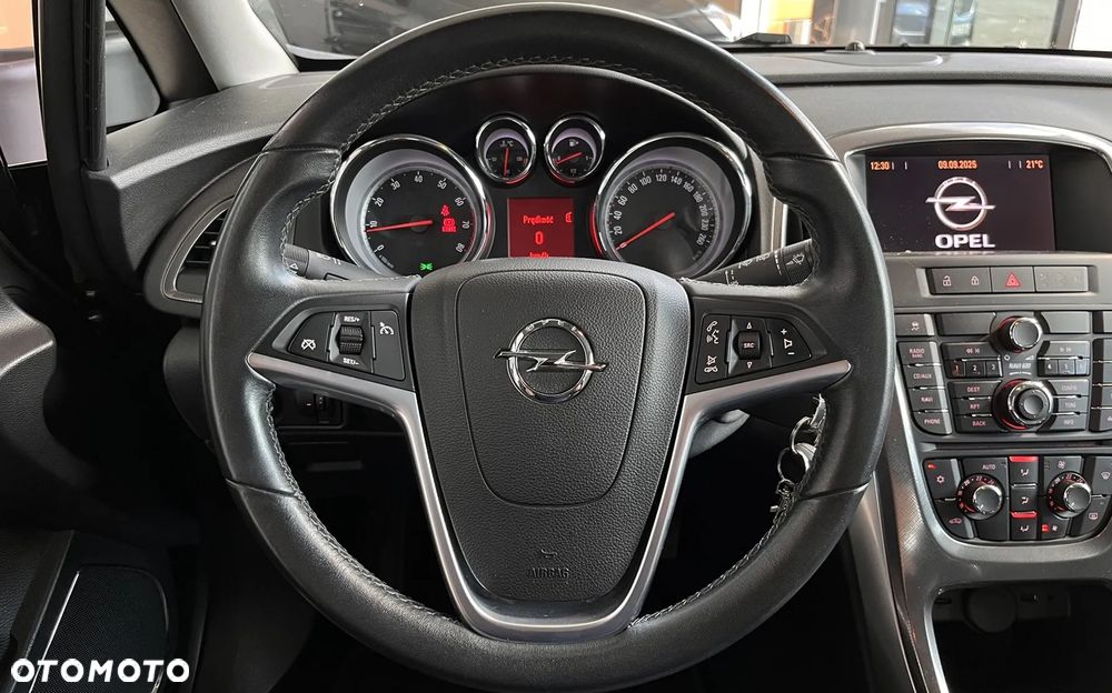 Opel Astra GTC 1.6 Turbo Edition - 13