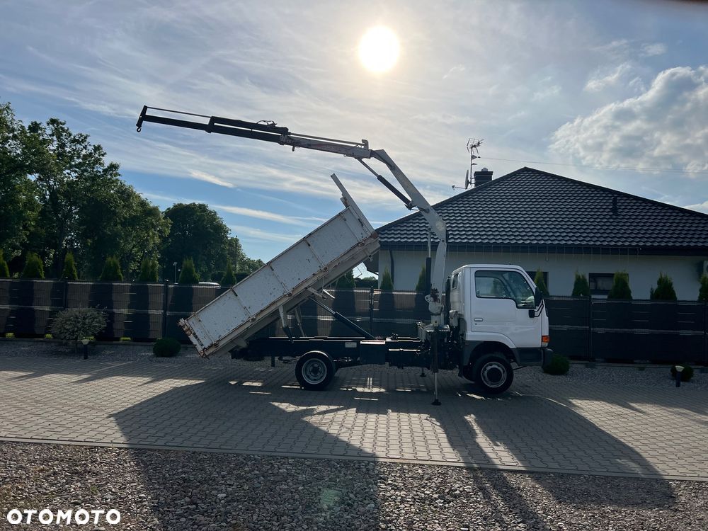 Nissan CABSTAR - 28
