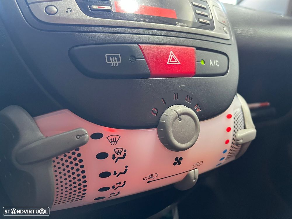 Toyota Aygo 1.0 + Sport Pack VSC - 17