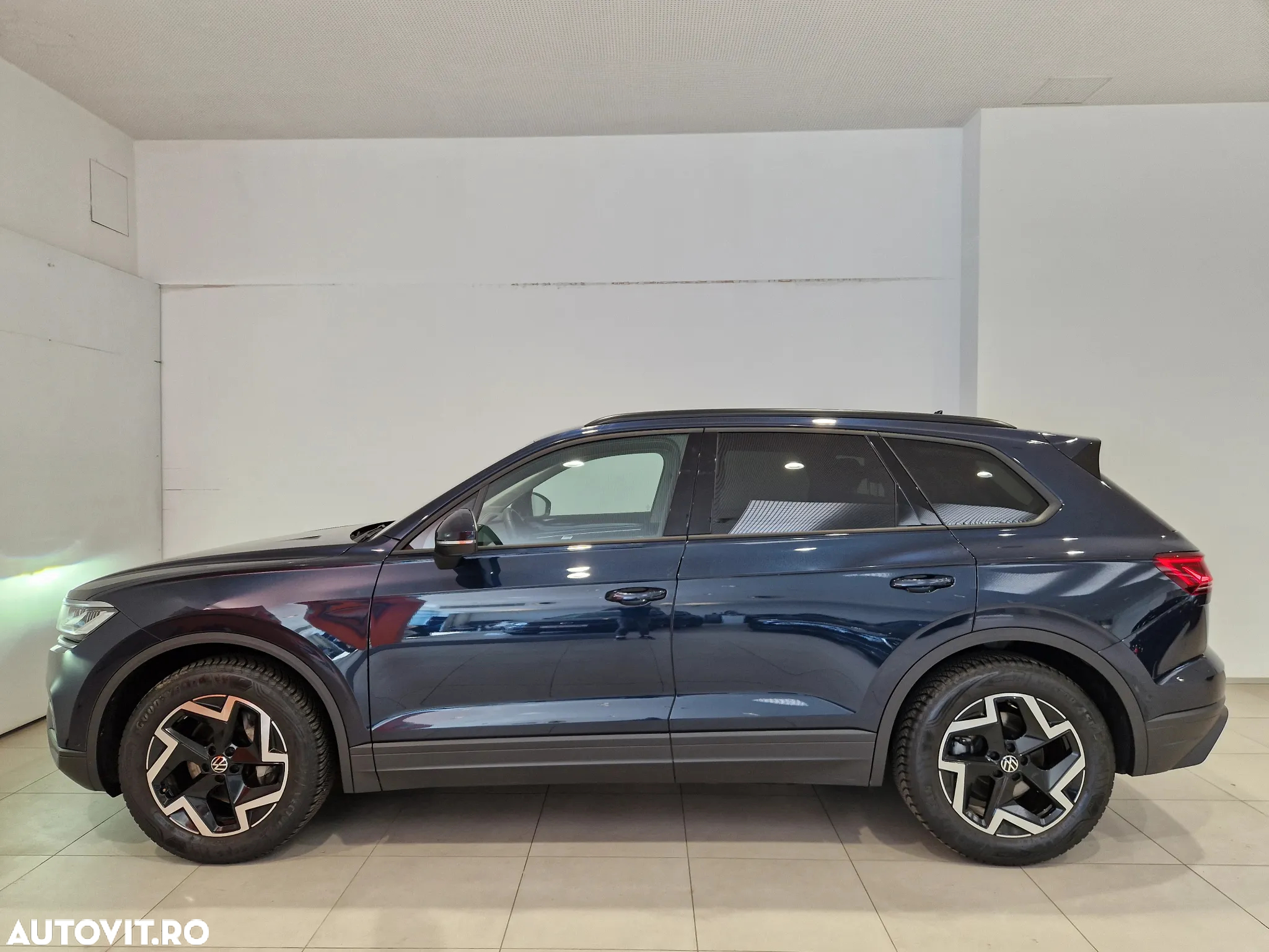 Volkswagen Touareg - 2