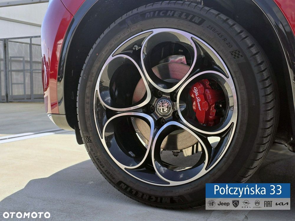 Alfa Romeo Stelvio - 2