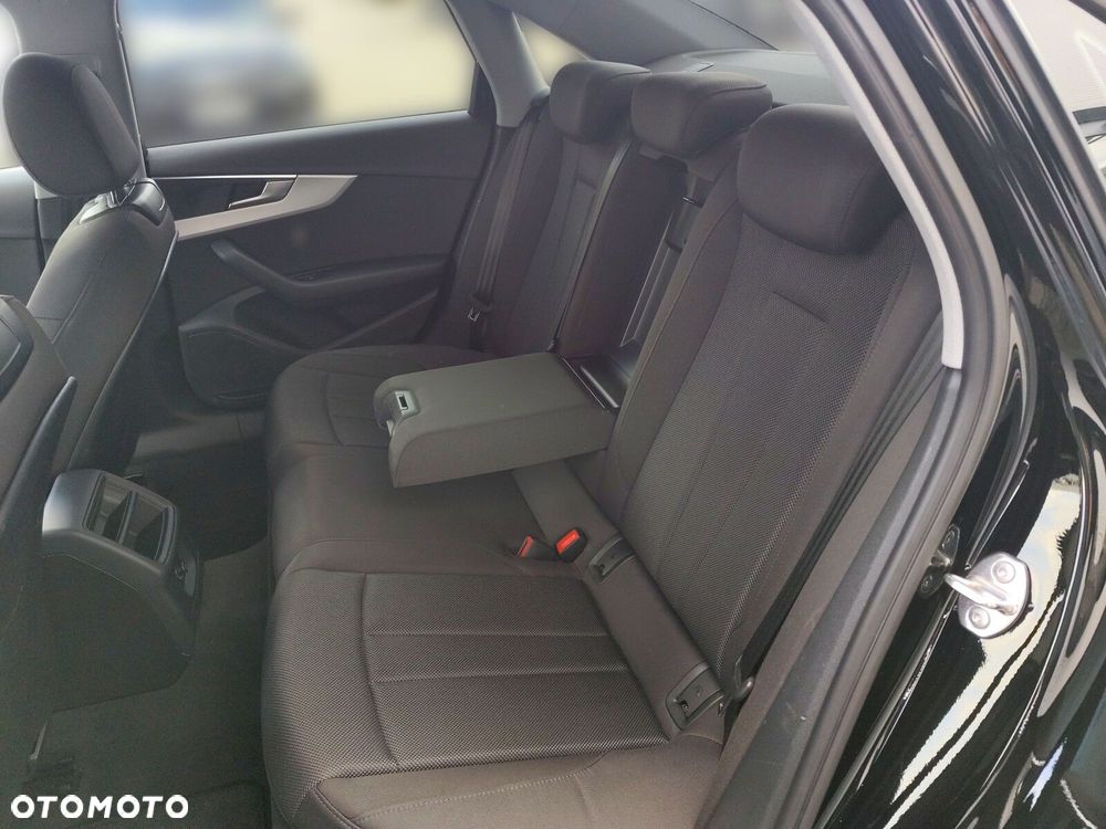 Audi A4 Limousine - 13
