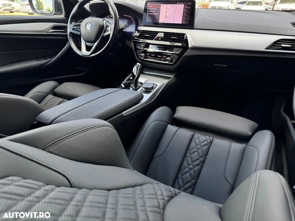 BMW Seria 5 530e xDrive Touring Aut. - 13