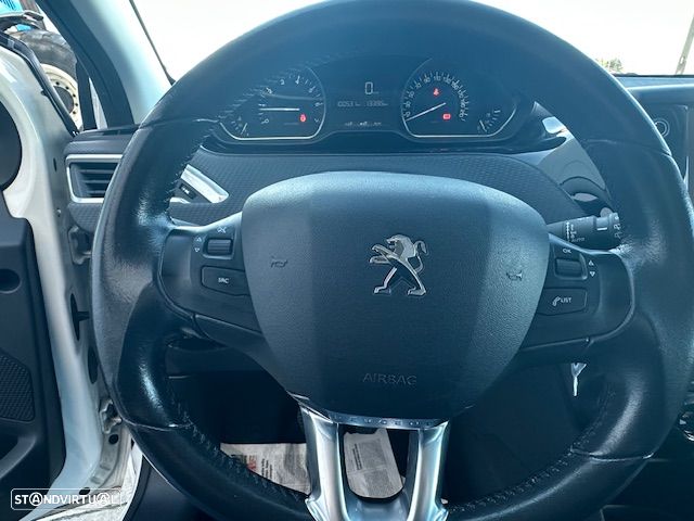 Peugeot 208 1.2 PureTech Style - 7