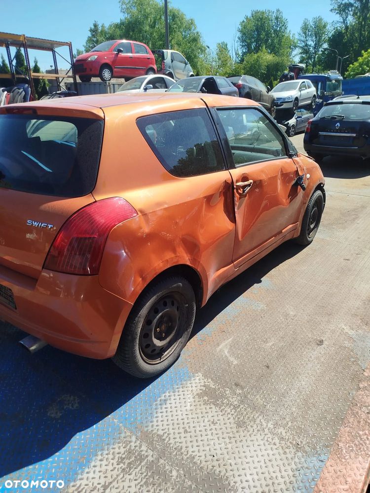 Suzuki Swift na części. - 8